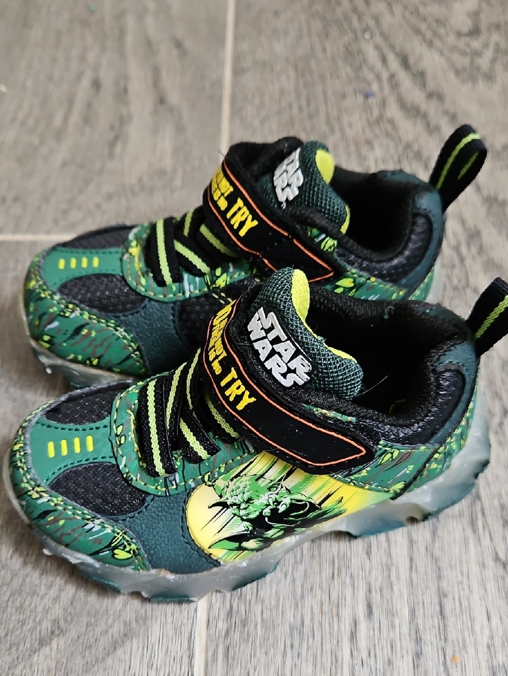 Star Wars Kids' Green and Black Light-Up Sneakers with Yoda Graphic, Baby Size 6